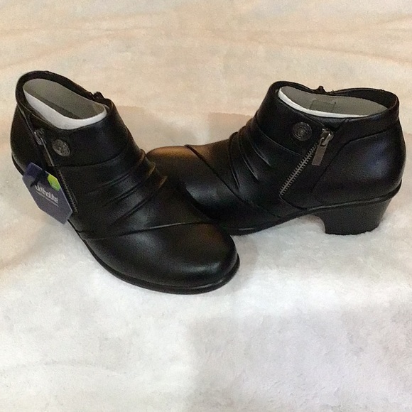 Croft And Barrow Sandtiger Ankle Boots - Picture 1 of 12